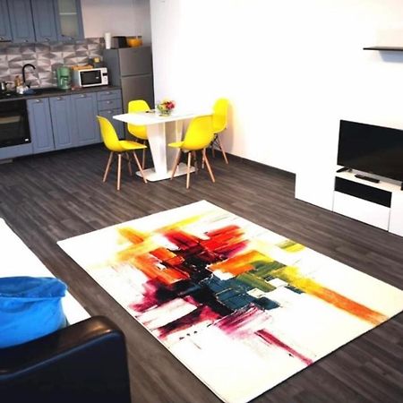 Apartament Spatios Cu 2 Camere In Centrul Statiunii Mamaia -73Mp - ! Eksteriør bilde